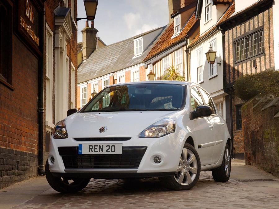  Renault Clio 20th Anniversary Edition 2010 года  (UK) (фото 5 из 7)